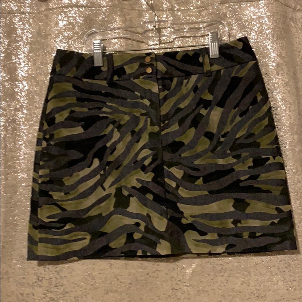 Express stretch camo mini skirt